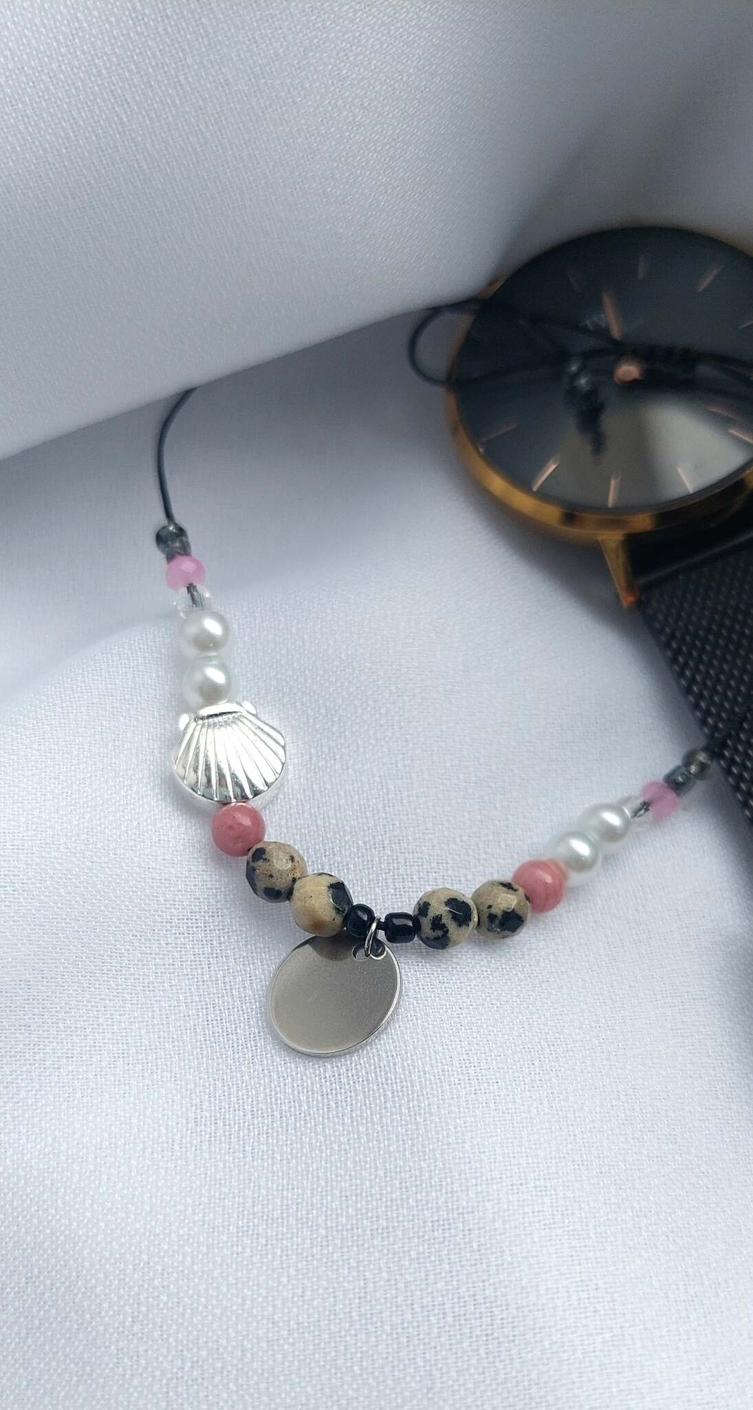 grafika bransoletki, kamienie naturalne, afirmacja, koraliki szklane, perły, muszla, handmade