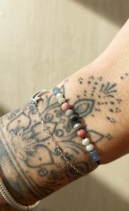 grafika bransoletki, kamienie naturalne, afirmacja, handmade