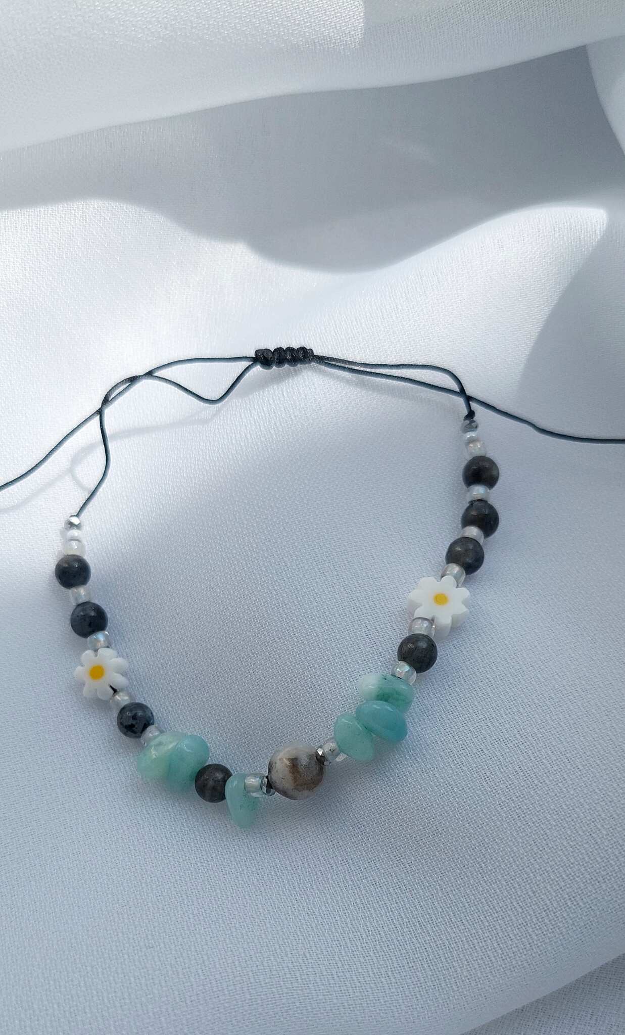 grafika bransoletki, handmade, kwiaty, kamienie naturalne