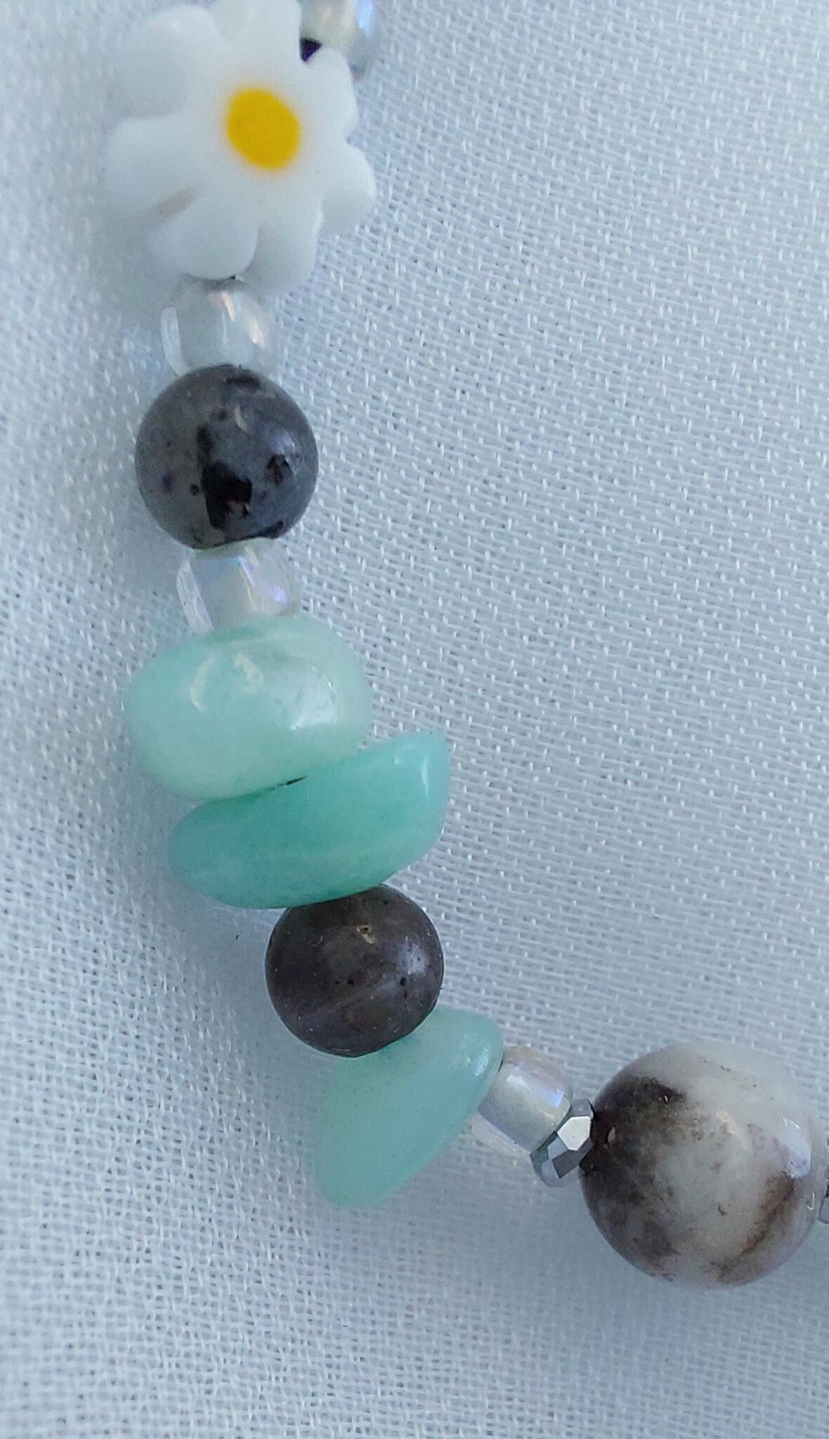 grafika bransoletki, handmade, kwiaty, kamienie naturalne