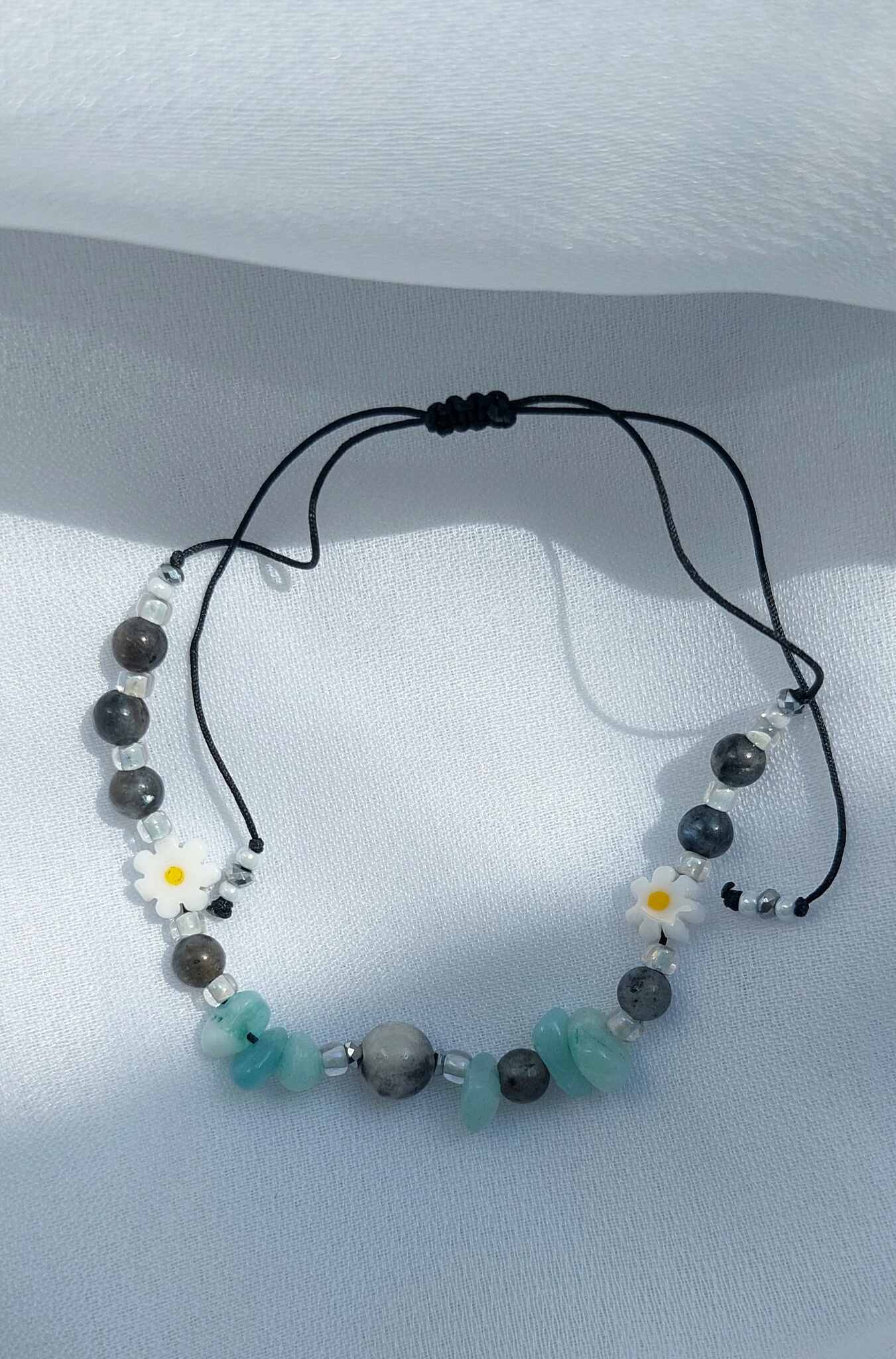 grafika bransoletki, handmade, kwiaty, kamienie naturalne